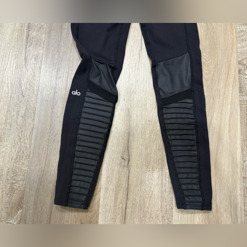 Alo high waist Moto leggings size small - Picture 11 of 11